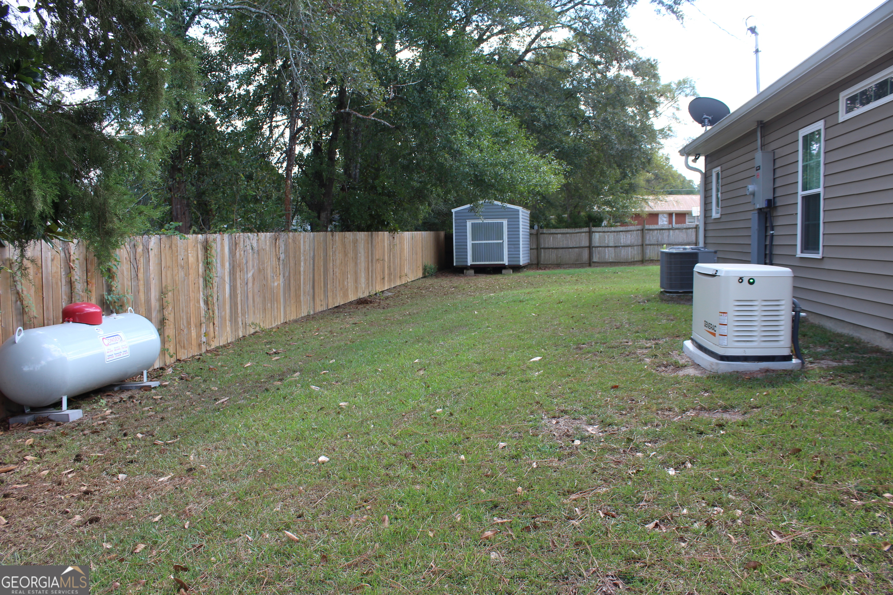 406 Old Brookfield Road E, Tifton