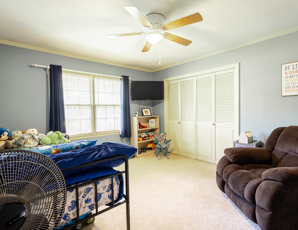 2021 N Emory Drive, Tifton