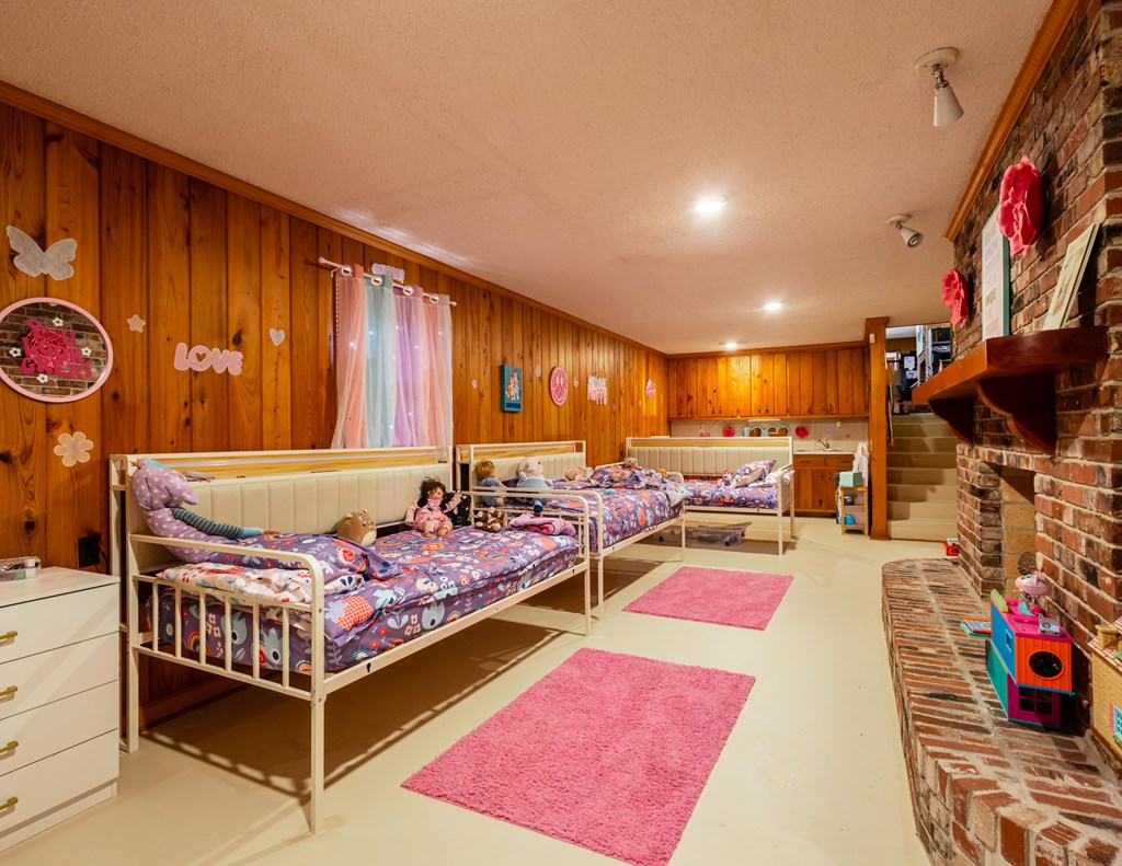 2021 N Emory Drive, Tifton