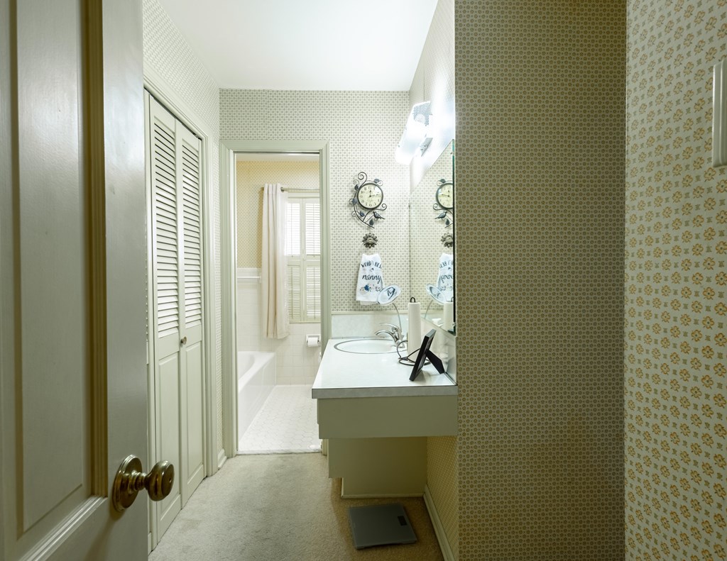 2021 N Emory Drive, Tifton