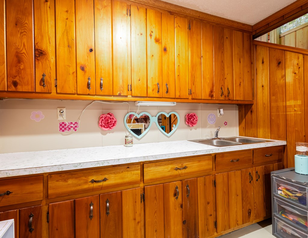 2021 N Emory Drive, Tifton