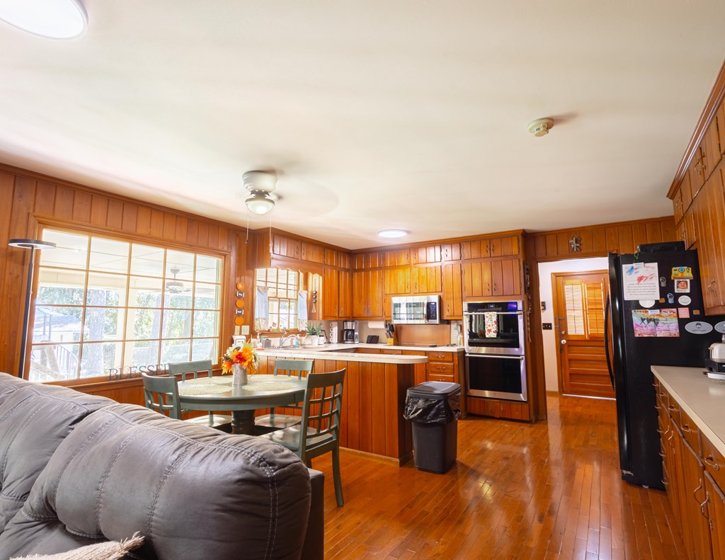 2021 N Emory Drive, Tifton