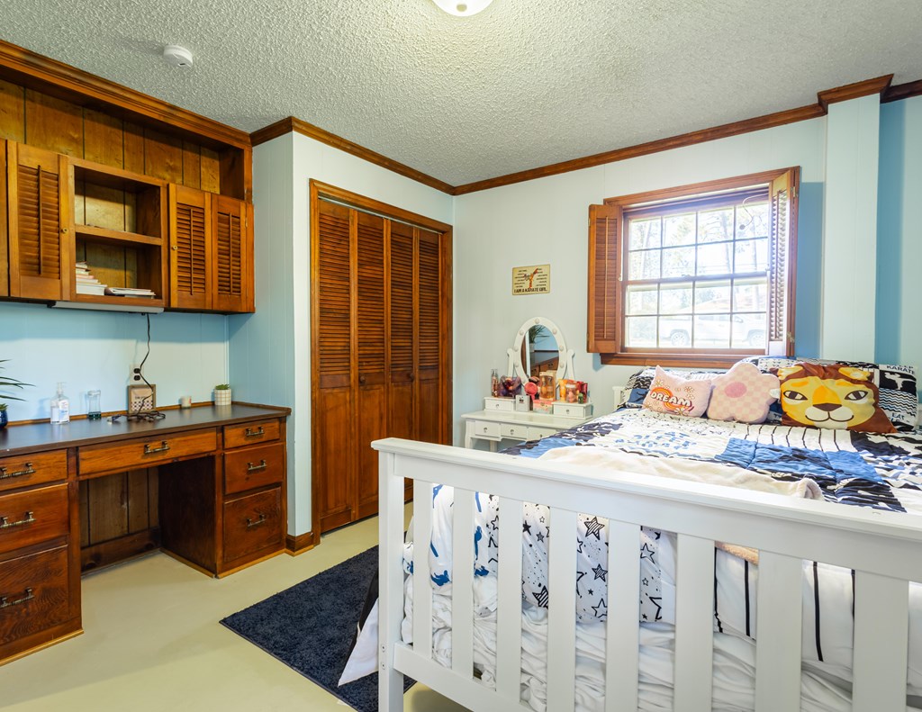 2021 N Emory Drive, Tifton