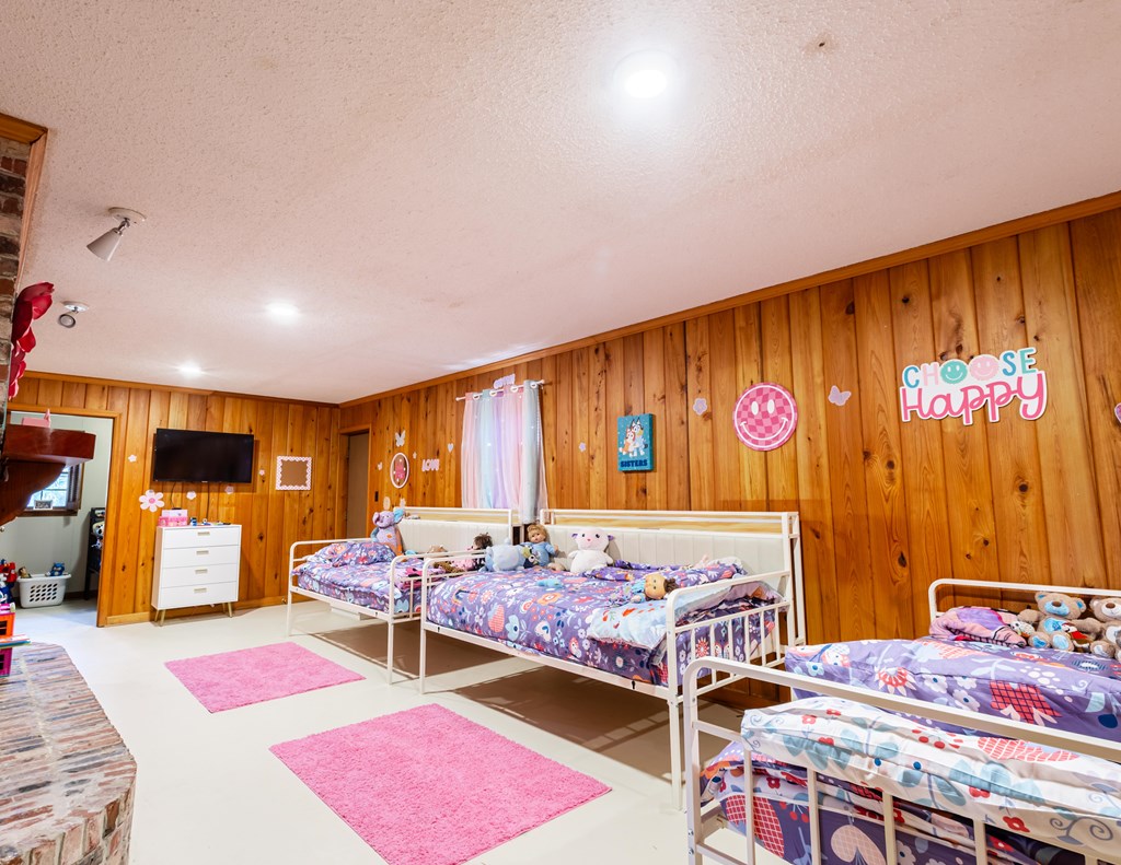 2021 N Emory Drive, Tifton