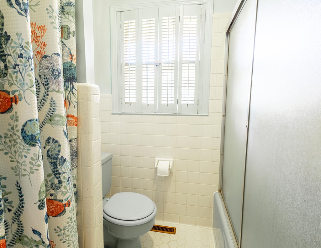 2021 N Emory Drive, Tifton