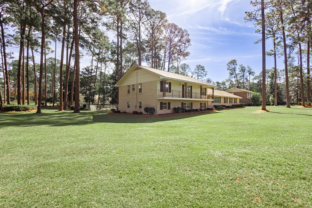 2021 N Emory Drive, Tifton