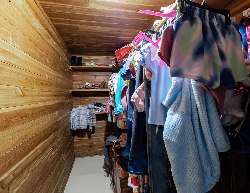 2021 N Emory Drive, Tifton