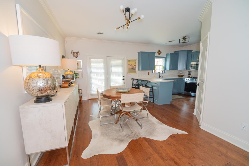 215 Private Road 3049