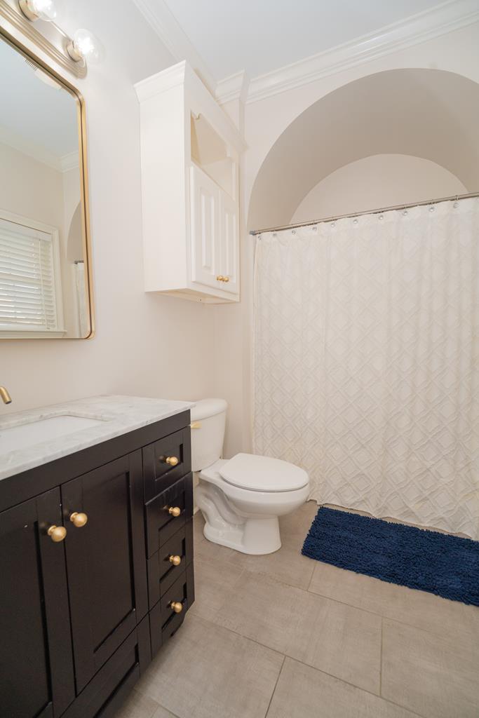 215 Private Road 3049