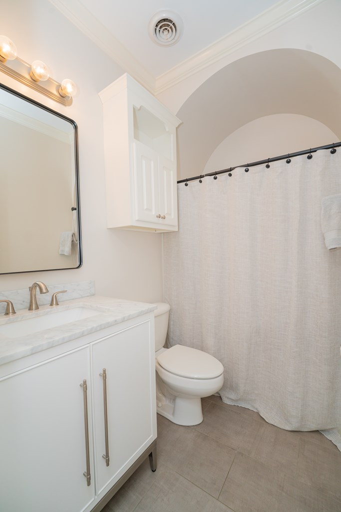 215 Private Road 3049