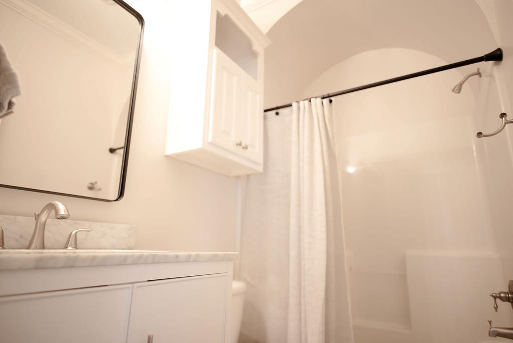 215 Private Road 3049