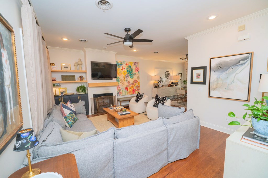 215 Private Road 3049