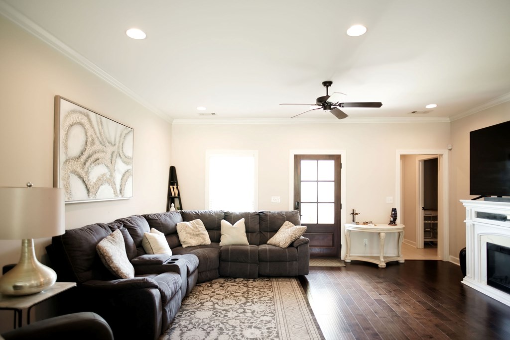2050 Pebble Creek Loop