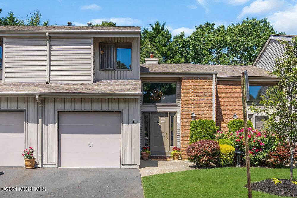 18 White Swan Way