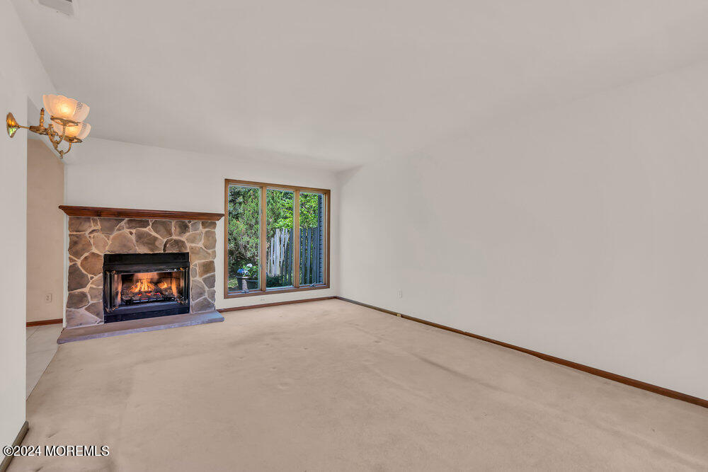 18 White Swan Way