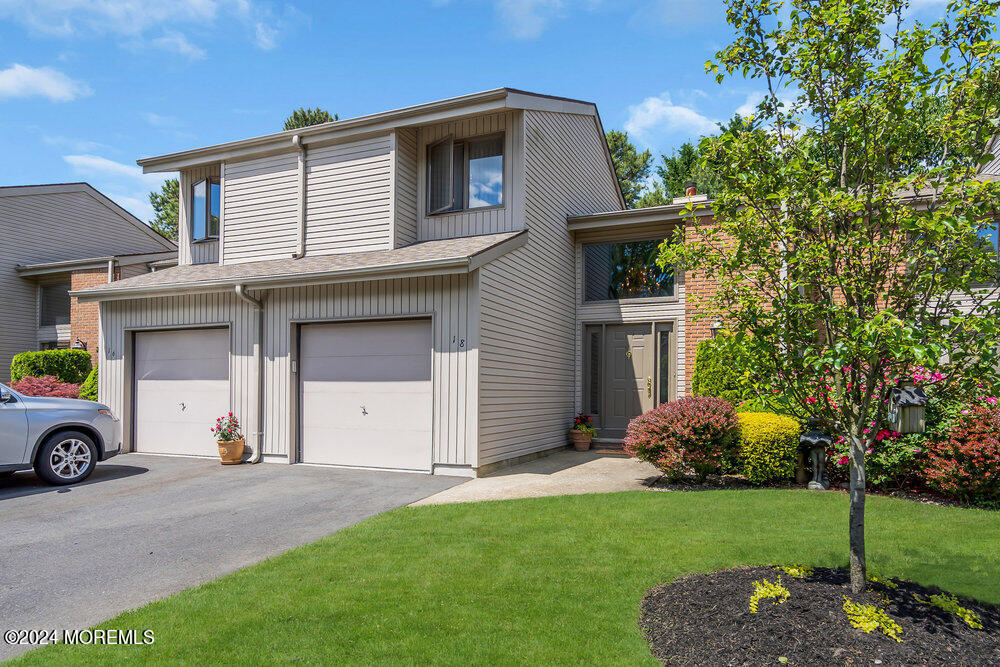 18 White Swan Way