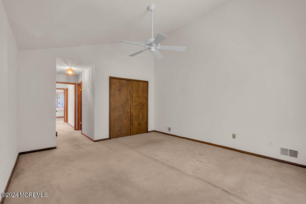 18 White Swan Way