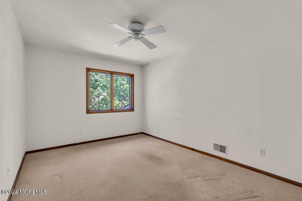 18 White Swan Way