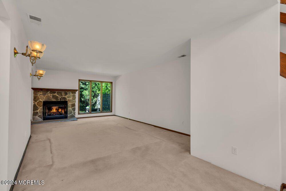18 White Swan Way
