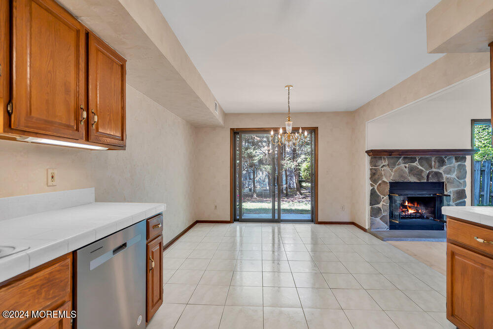 18 White Swan Way