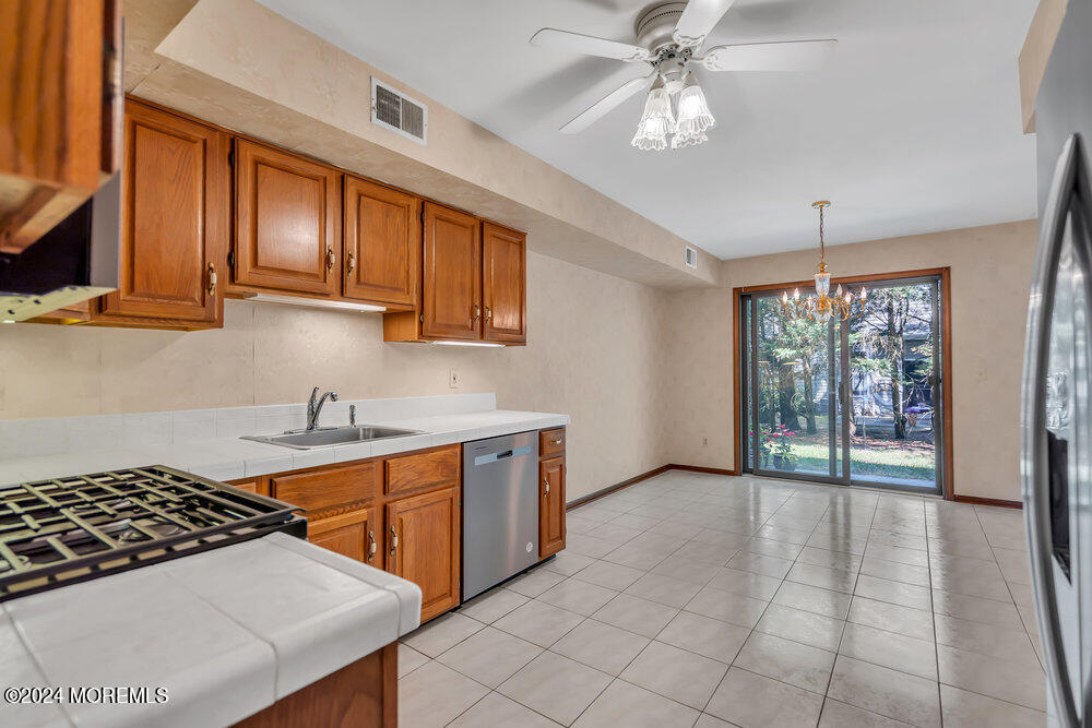 18 White Swan Way
