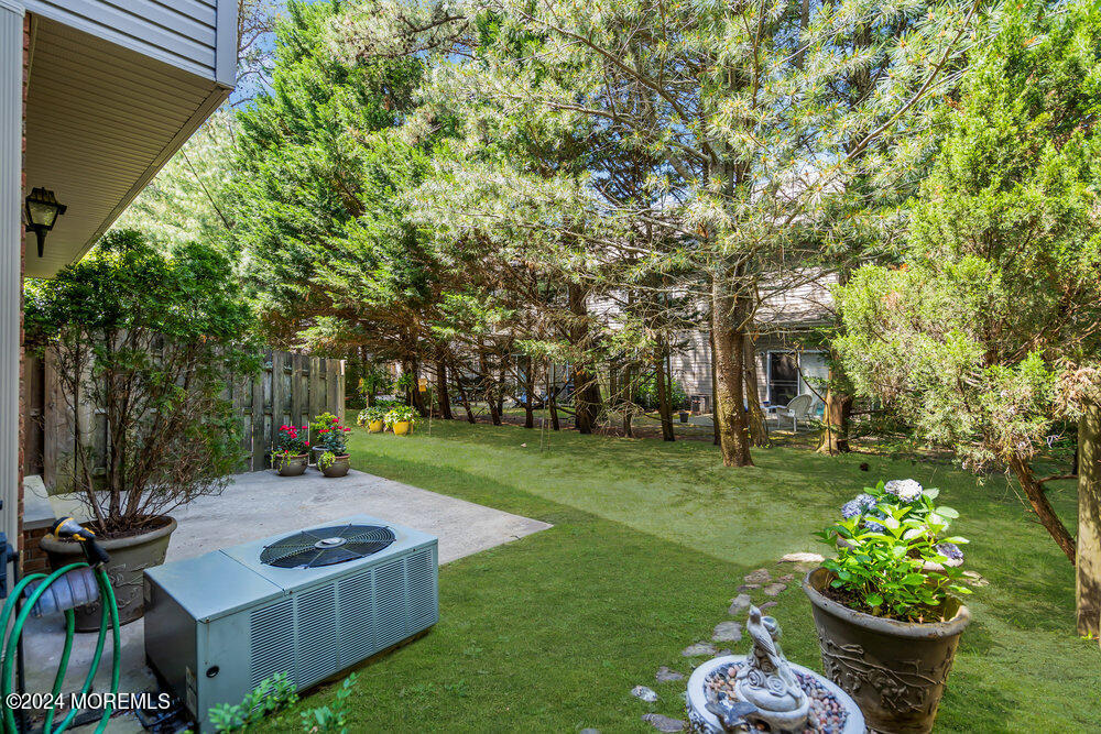18 White Swan Way