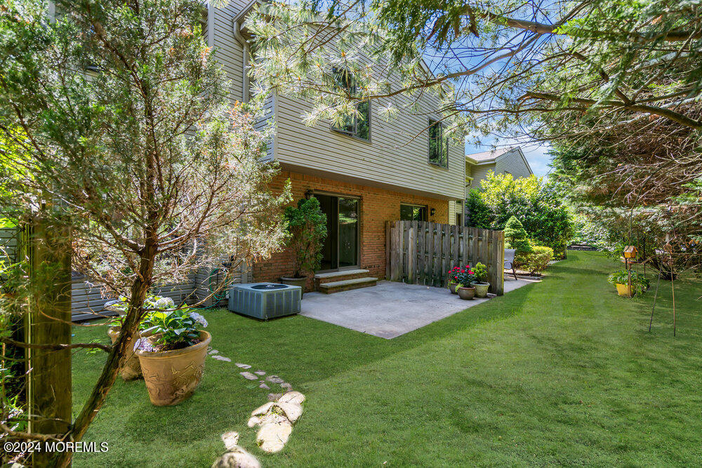 18 White Swan Way