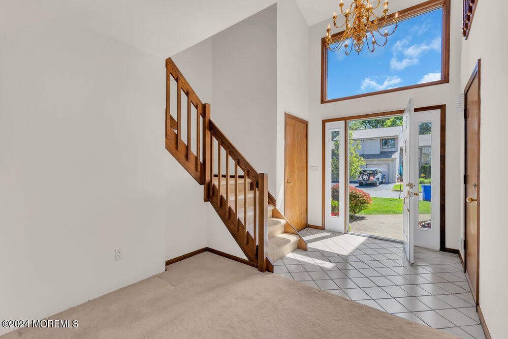 18 White Swan Way
