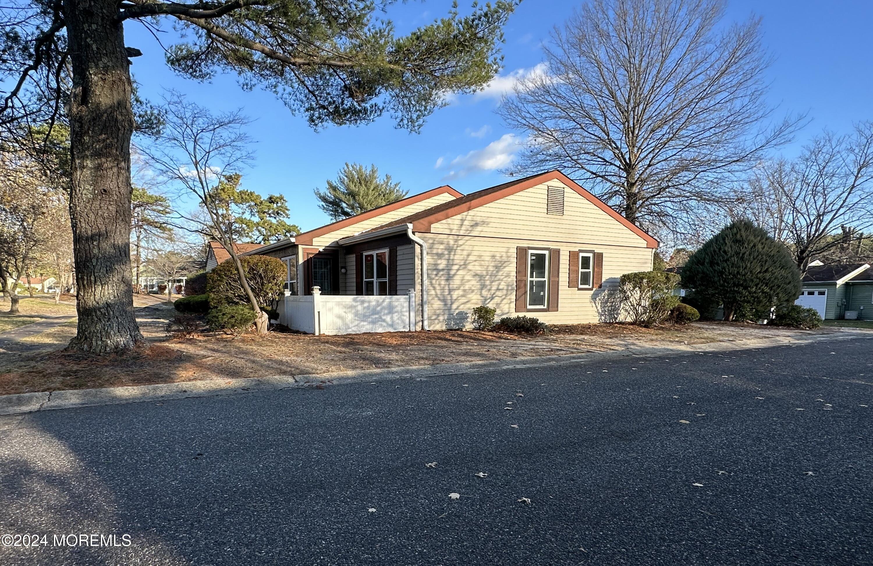 609B Devonshire Lane