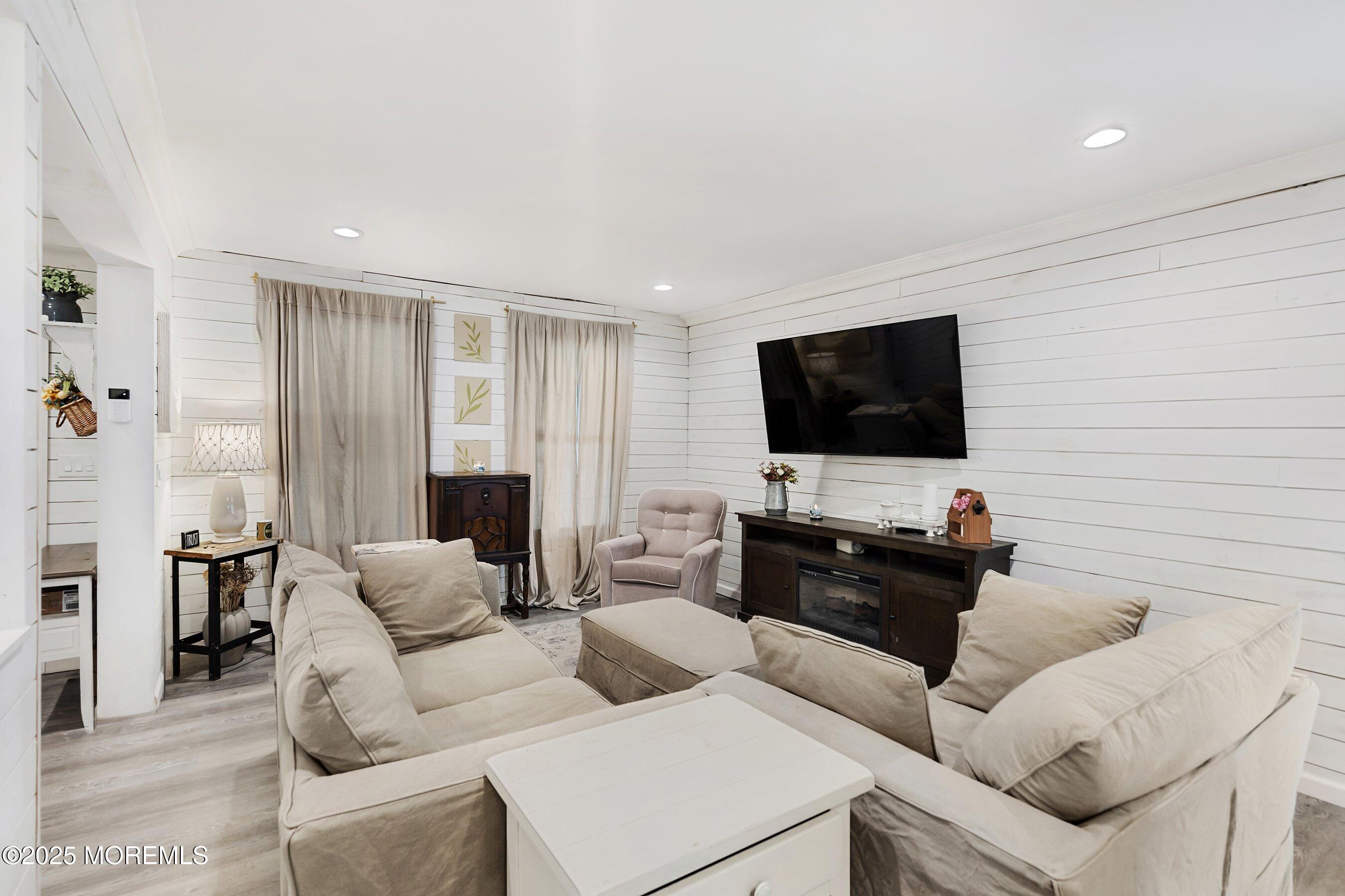 1030 Ocean Road