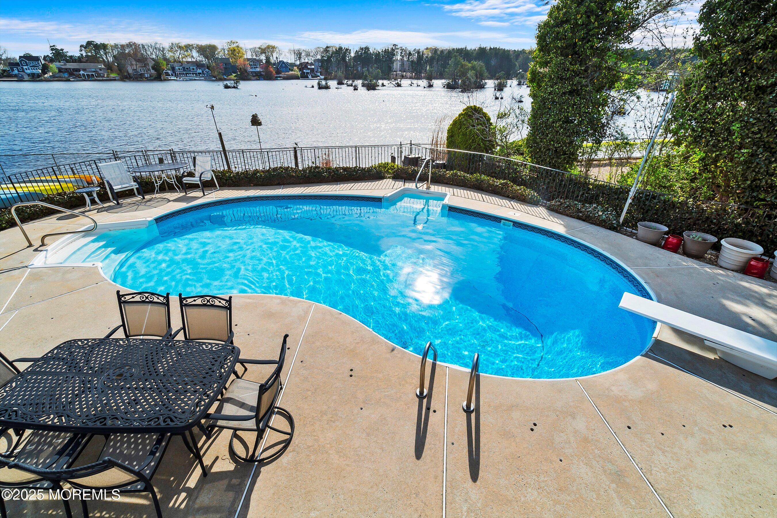 115 N Lakeshore Drive