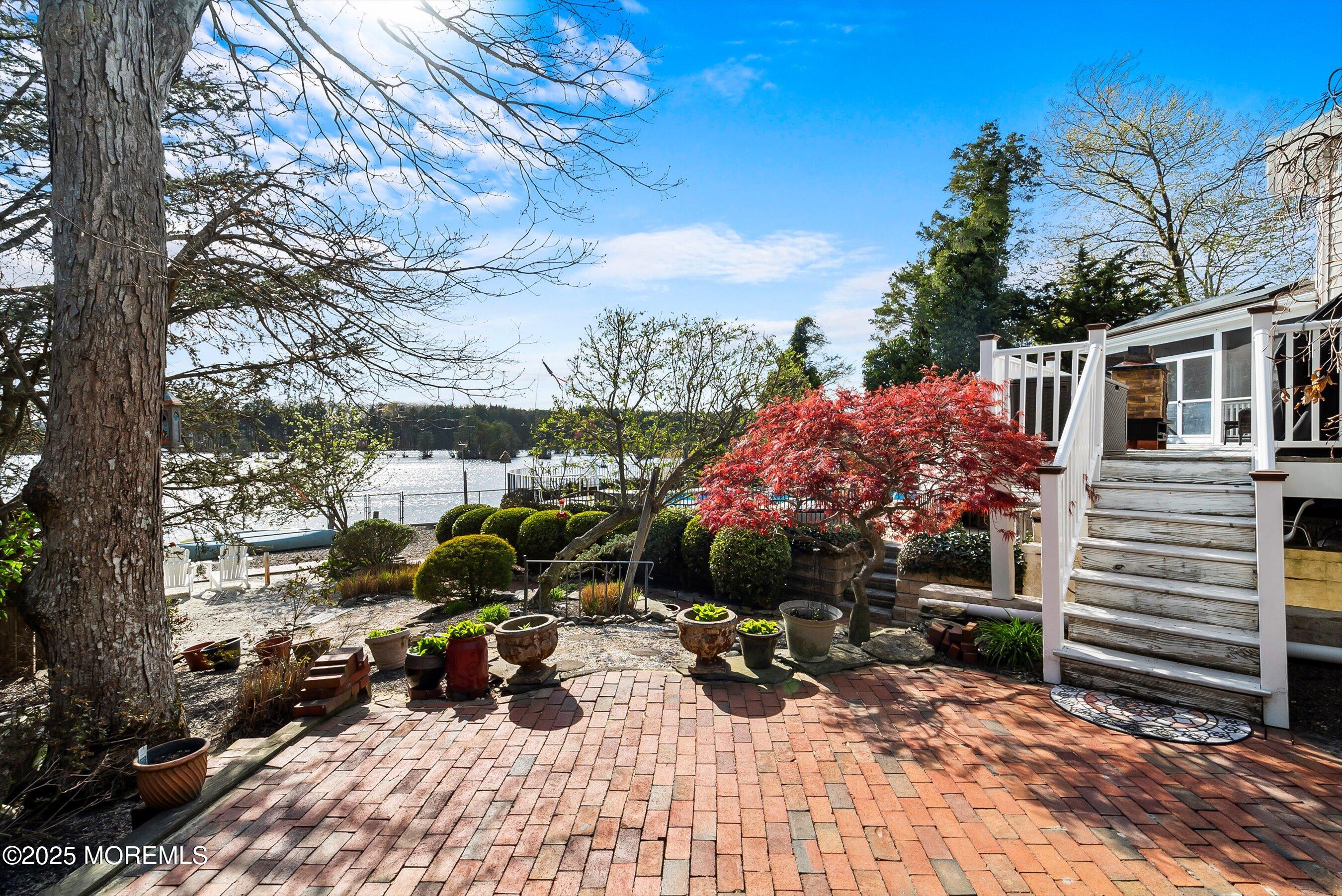 115 N Lakeshore Drive