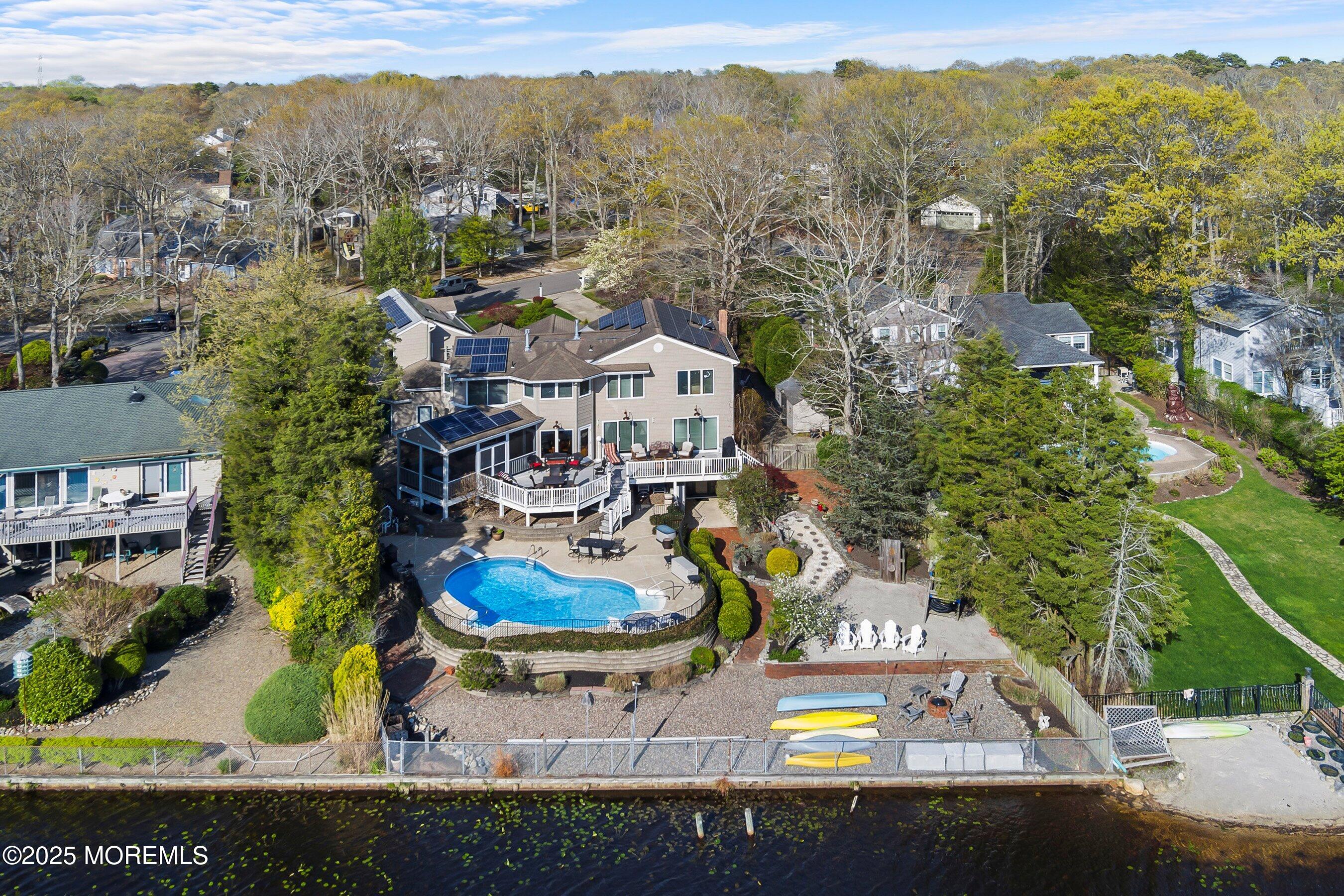 115 N Lakeshore Drive