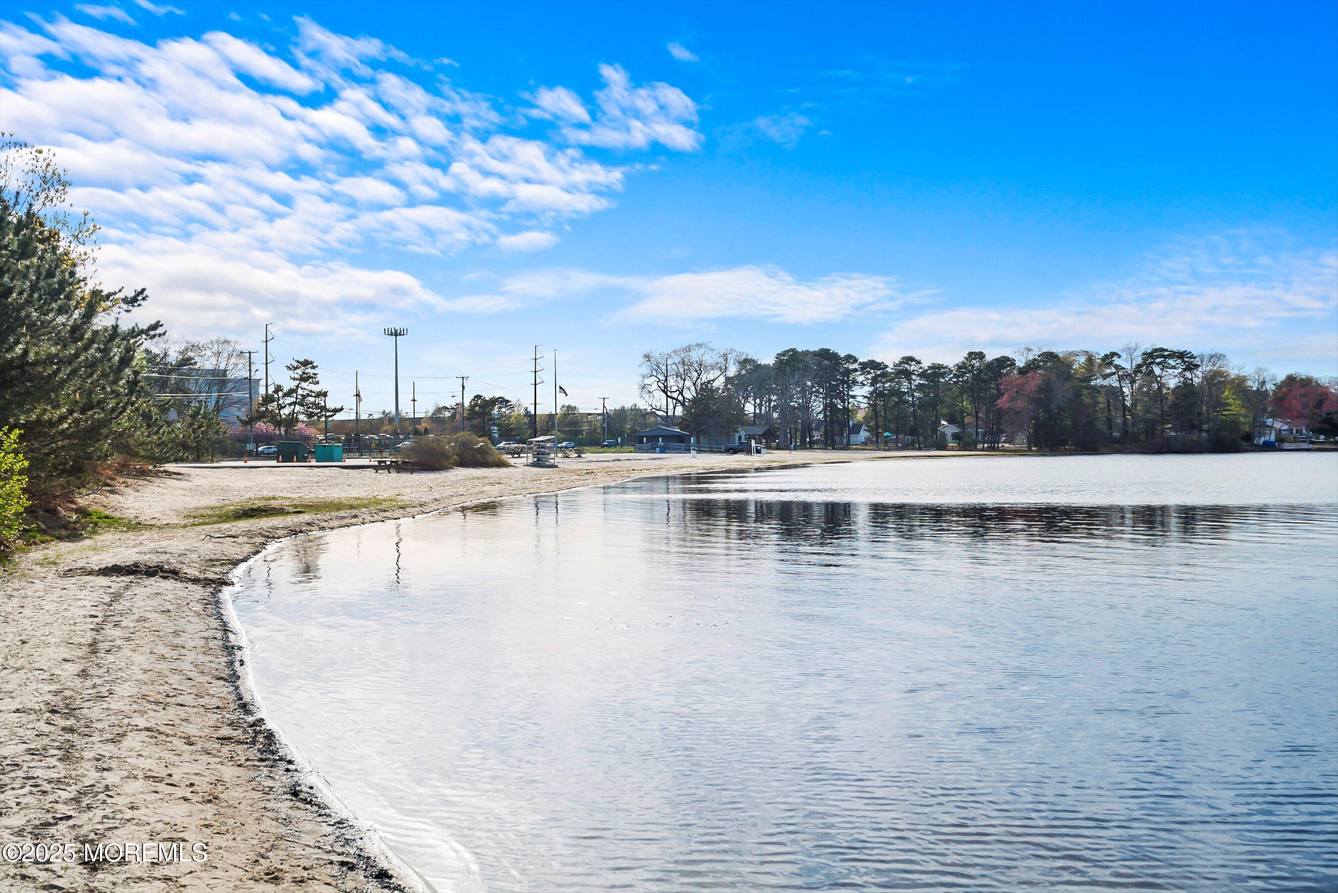 115 N Lakeshore Drive