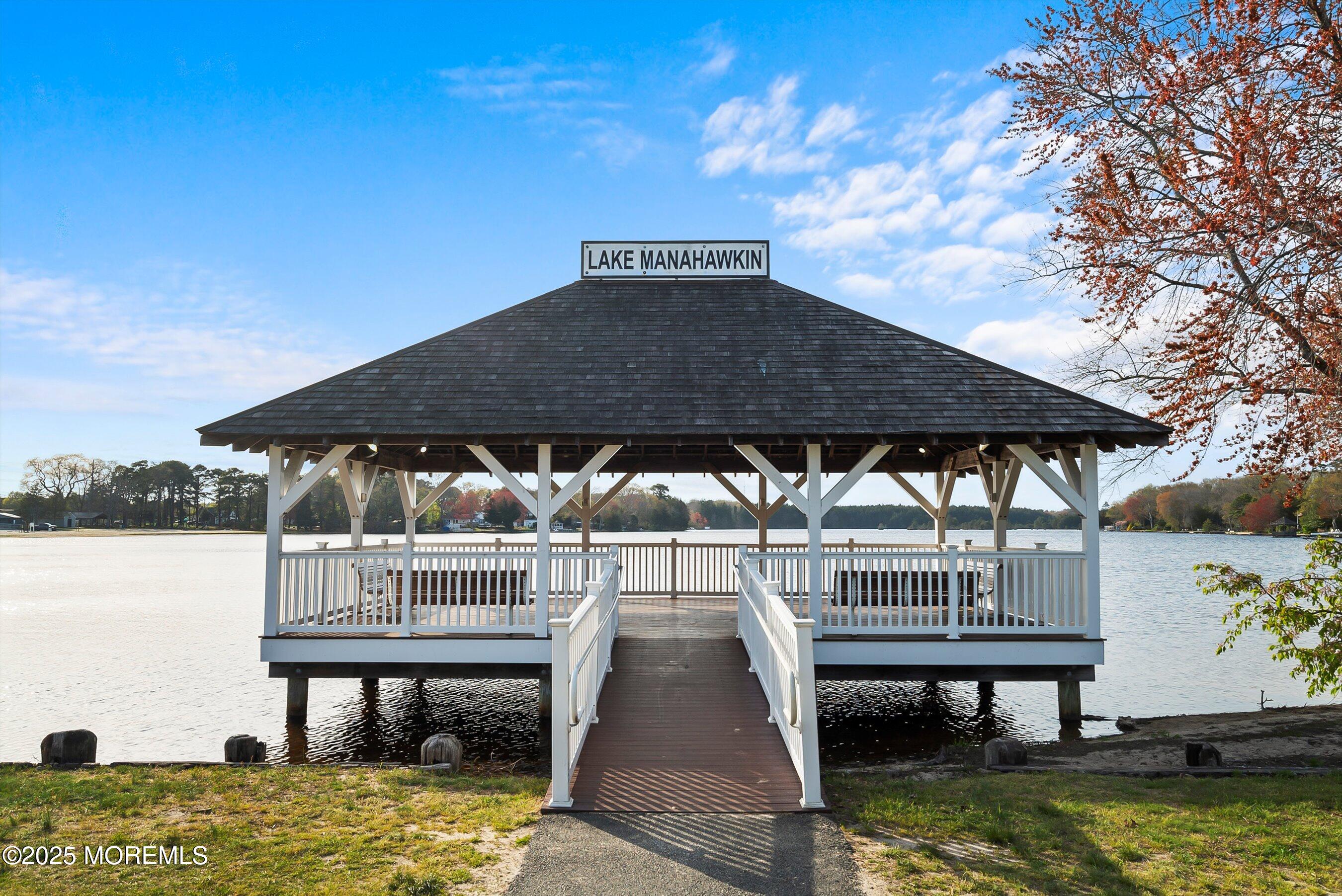 115 N Lakeshore Drive