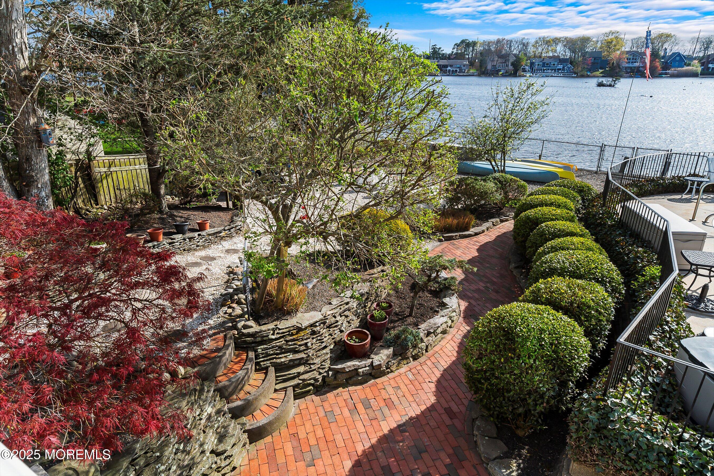 115 N Lakeshore Drive