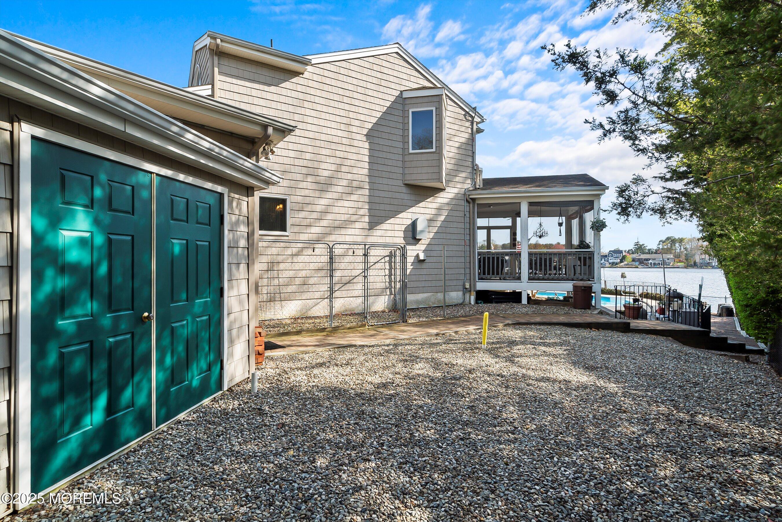 115 N Lakeshore Drive