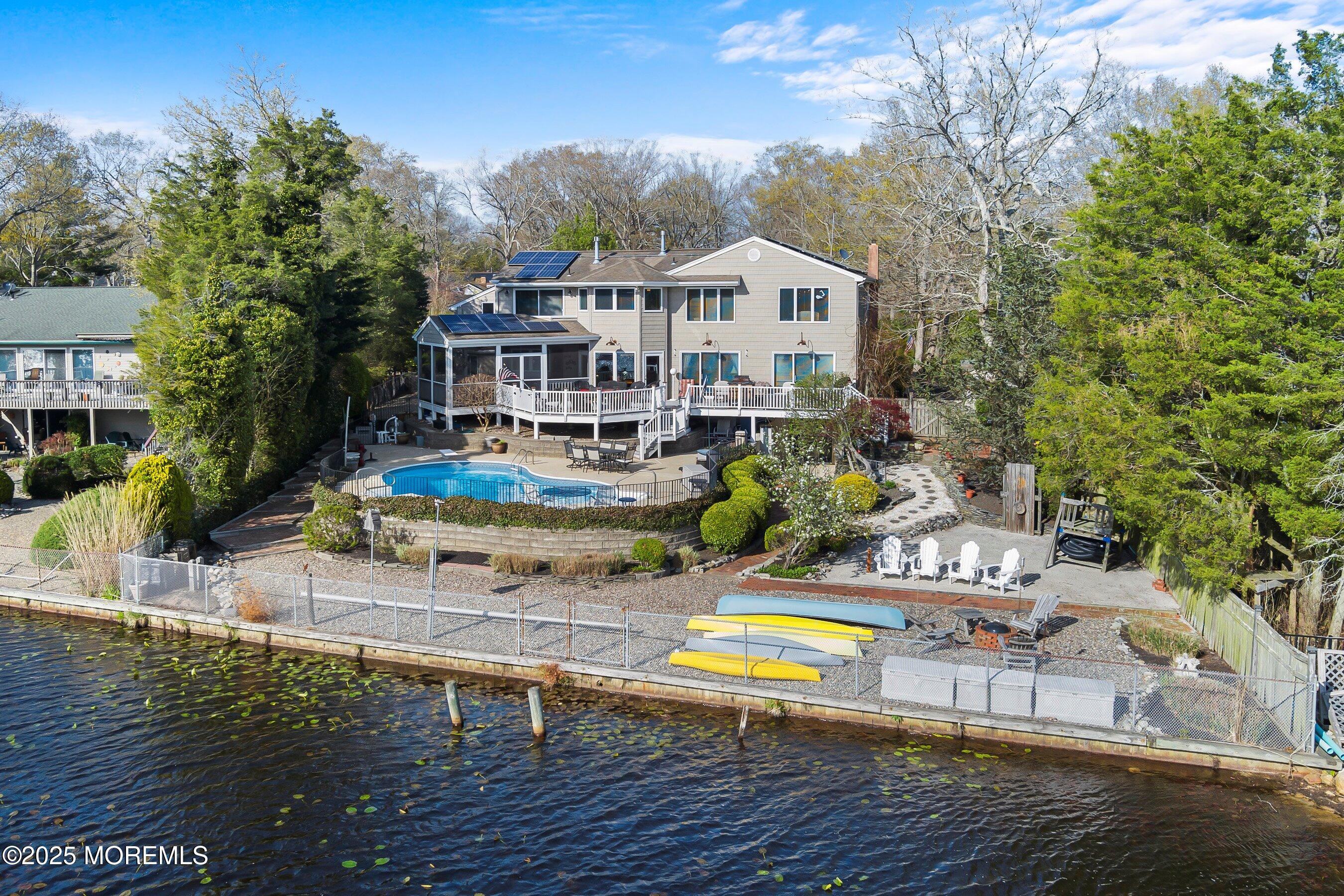 115 N Lakeshore Drive