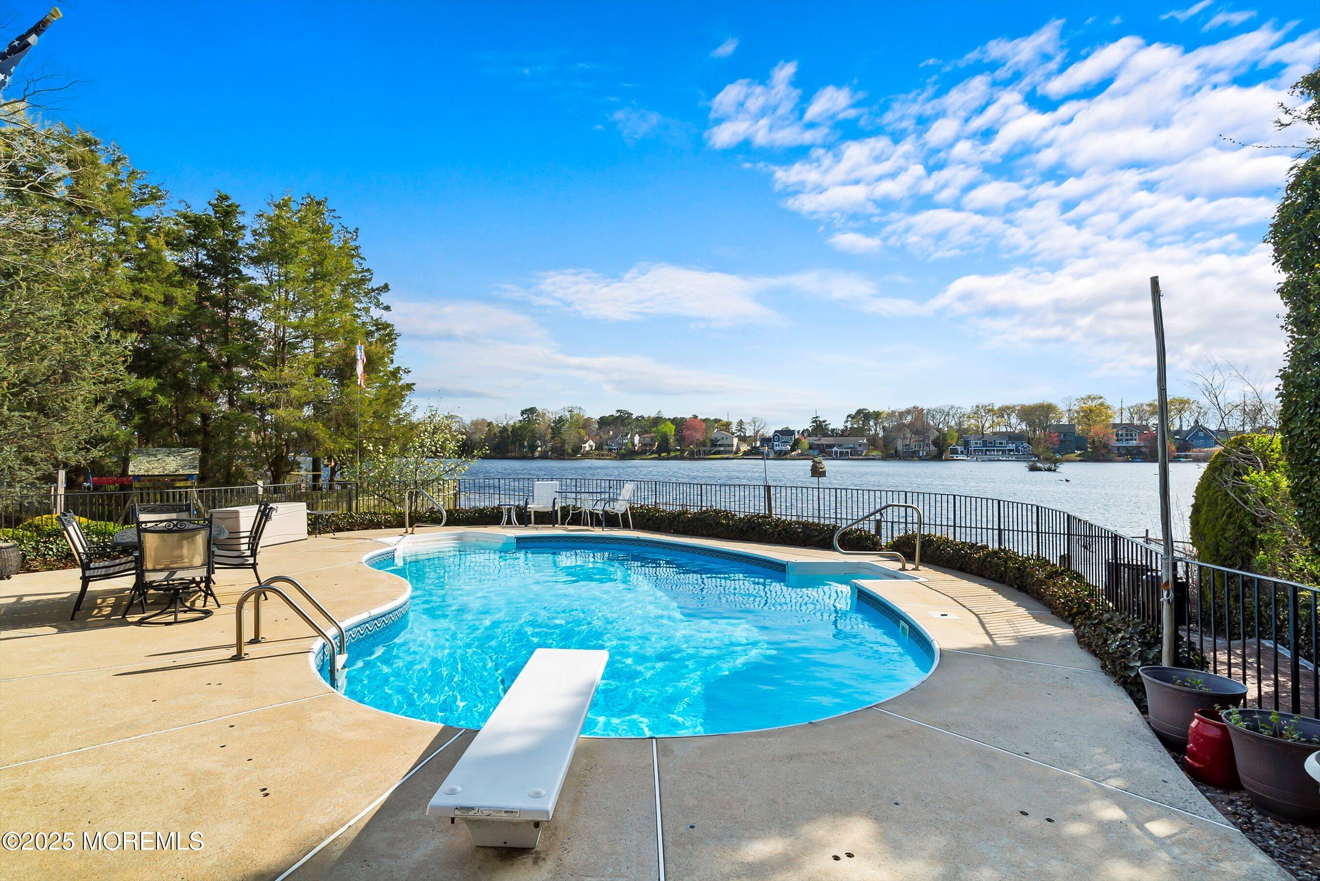 115 N Lakeshore Drive