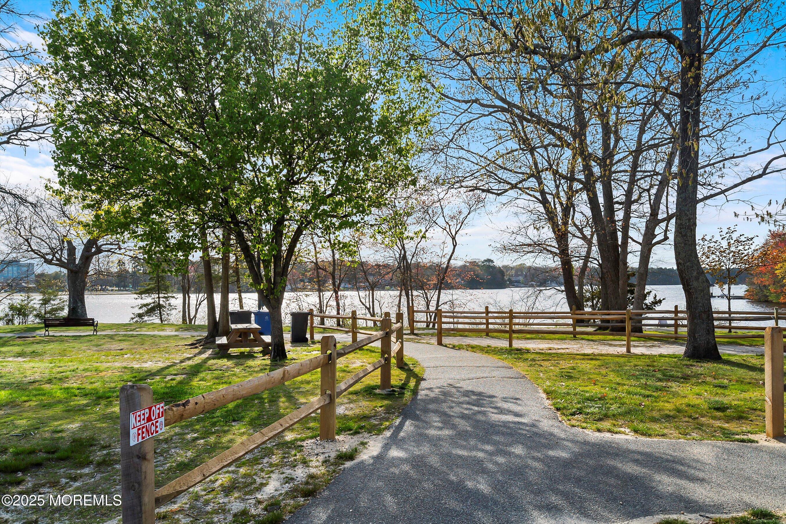 115 N Lakeshore Drive