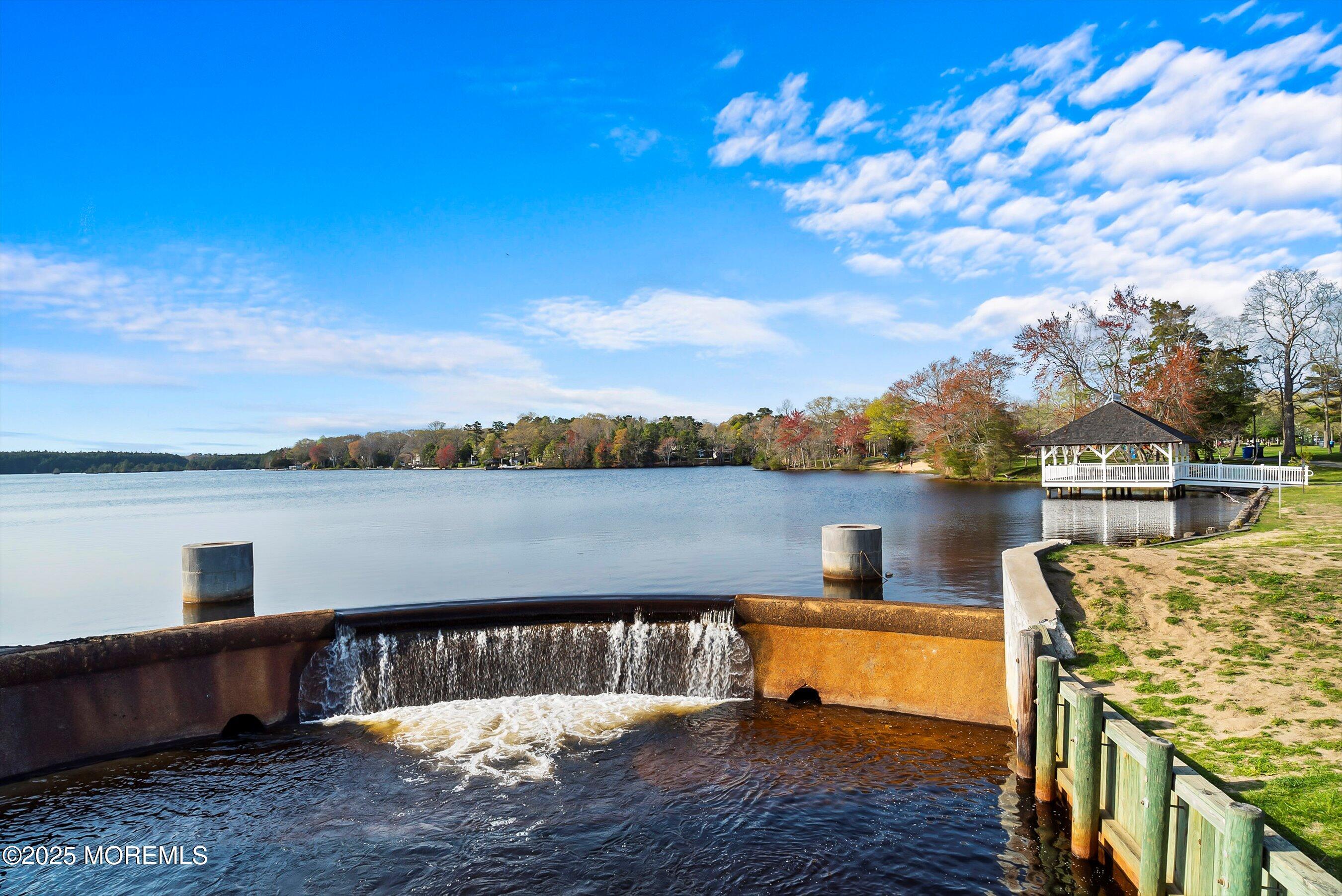 115 N Lakeshore Drive