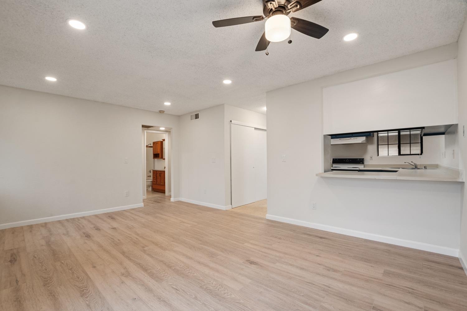 7445 Auburn Oaks Ct #F