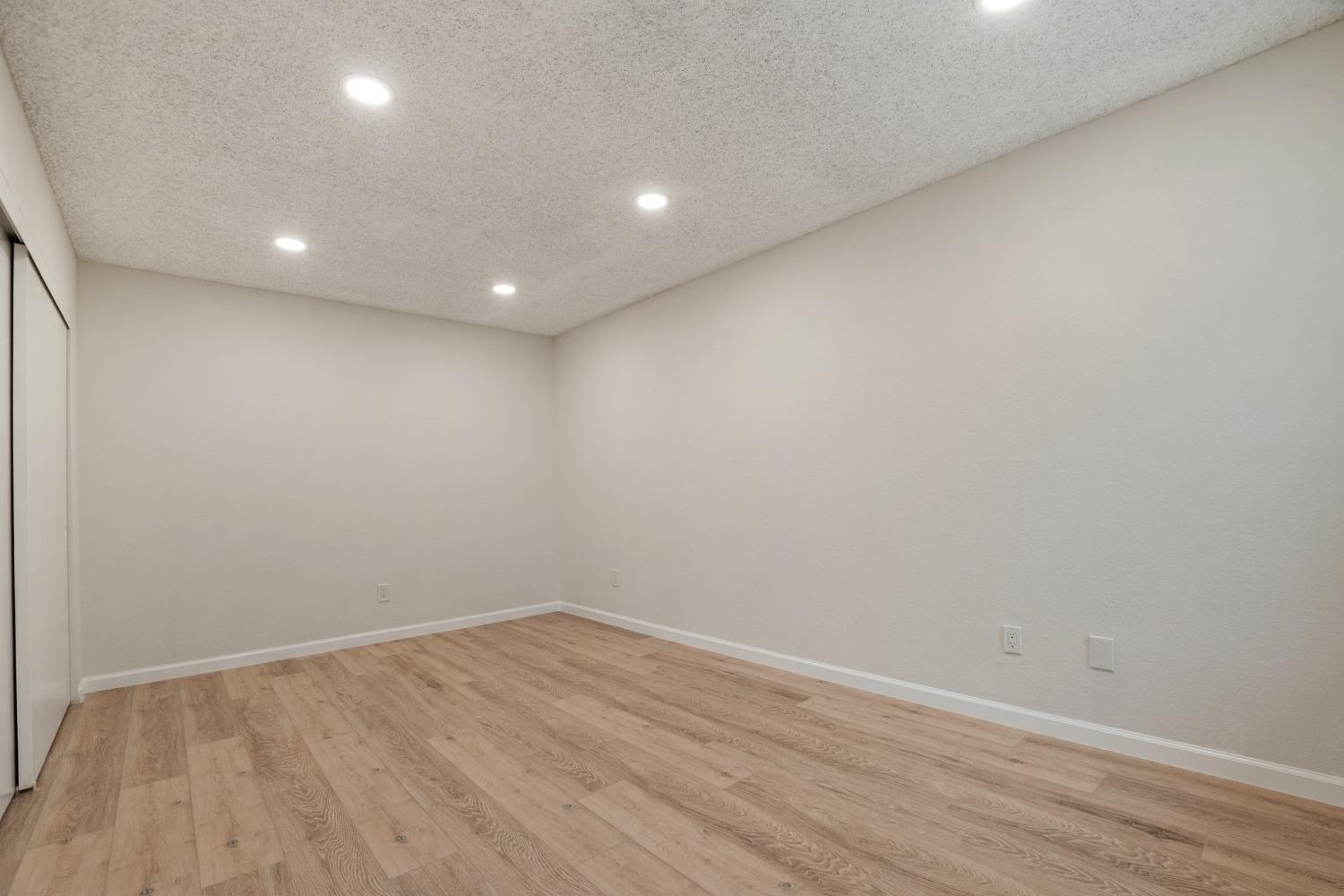 7445 Auburn Oaks Ct #F