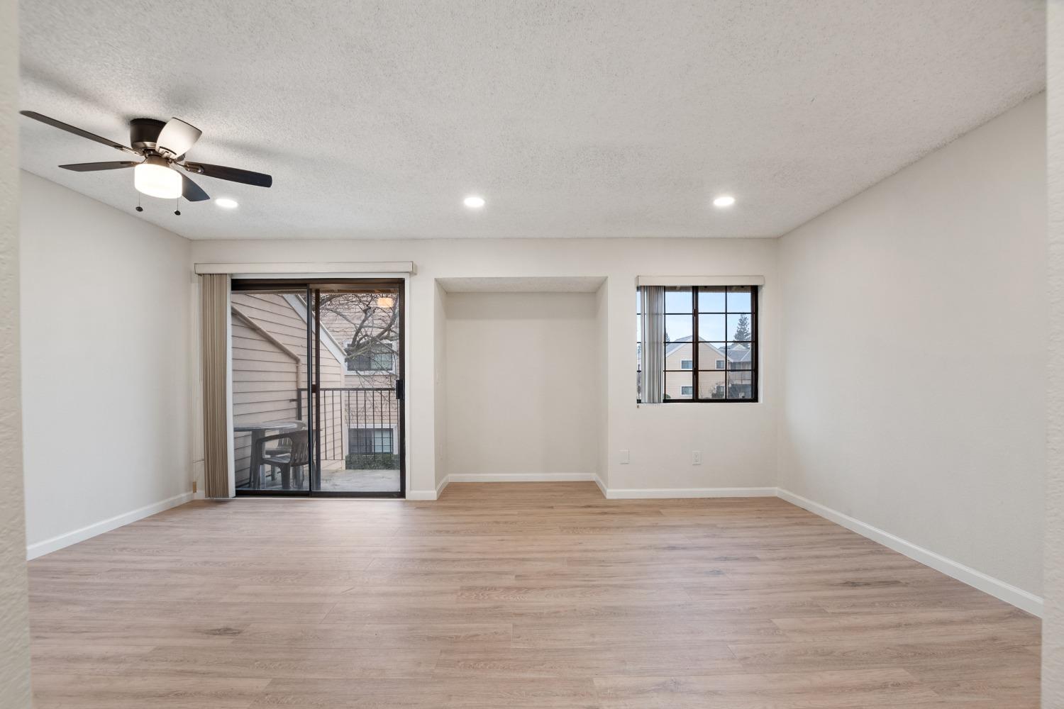 7445 Auburn Oaks Ct #F