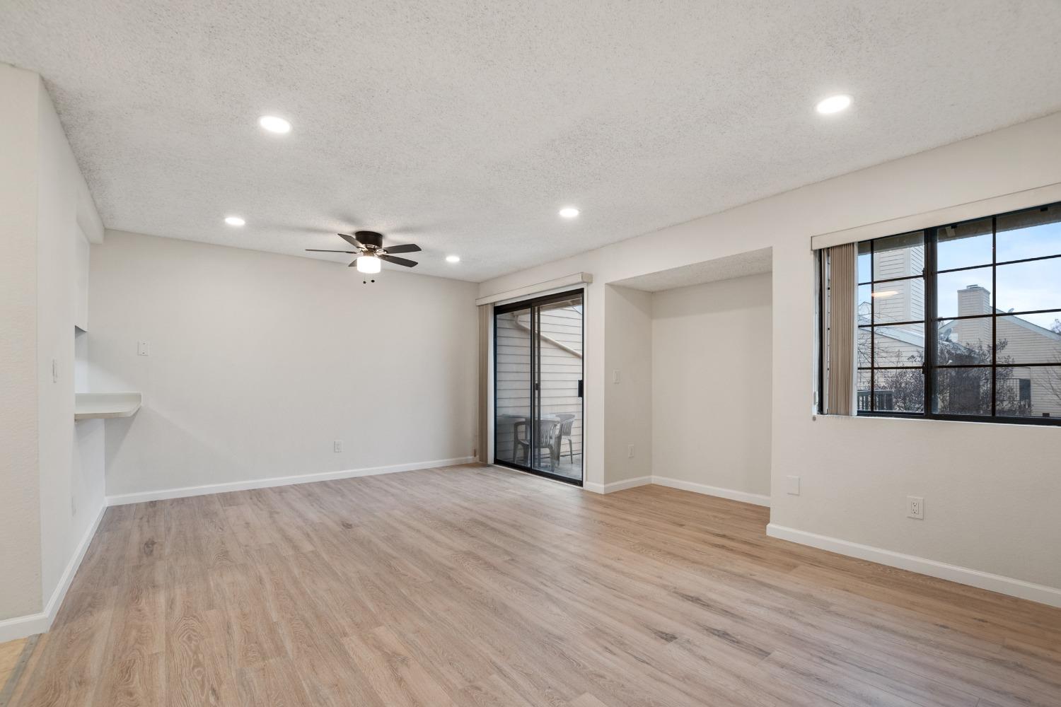 7445 Auburn Oaks Ct #F