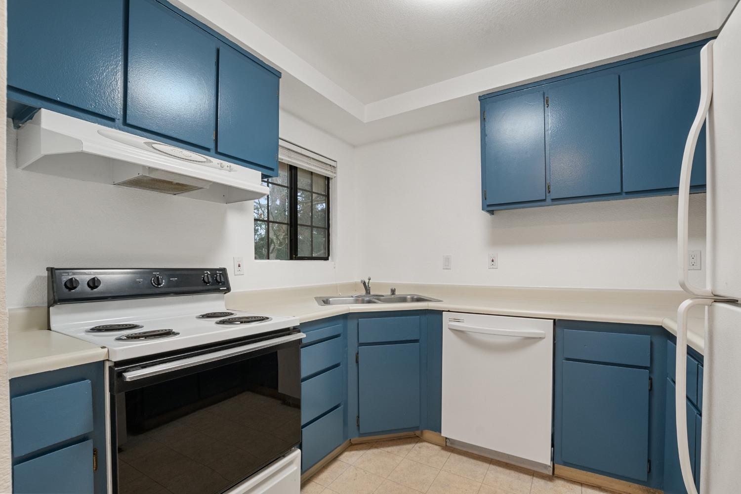 7445 Auburn Oaks Ct #F