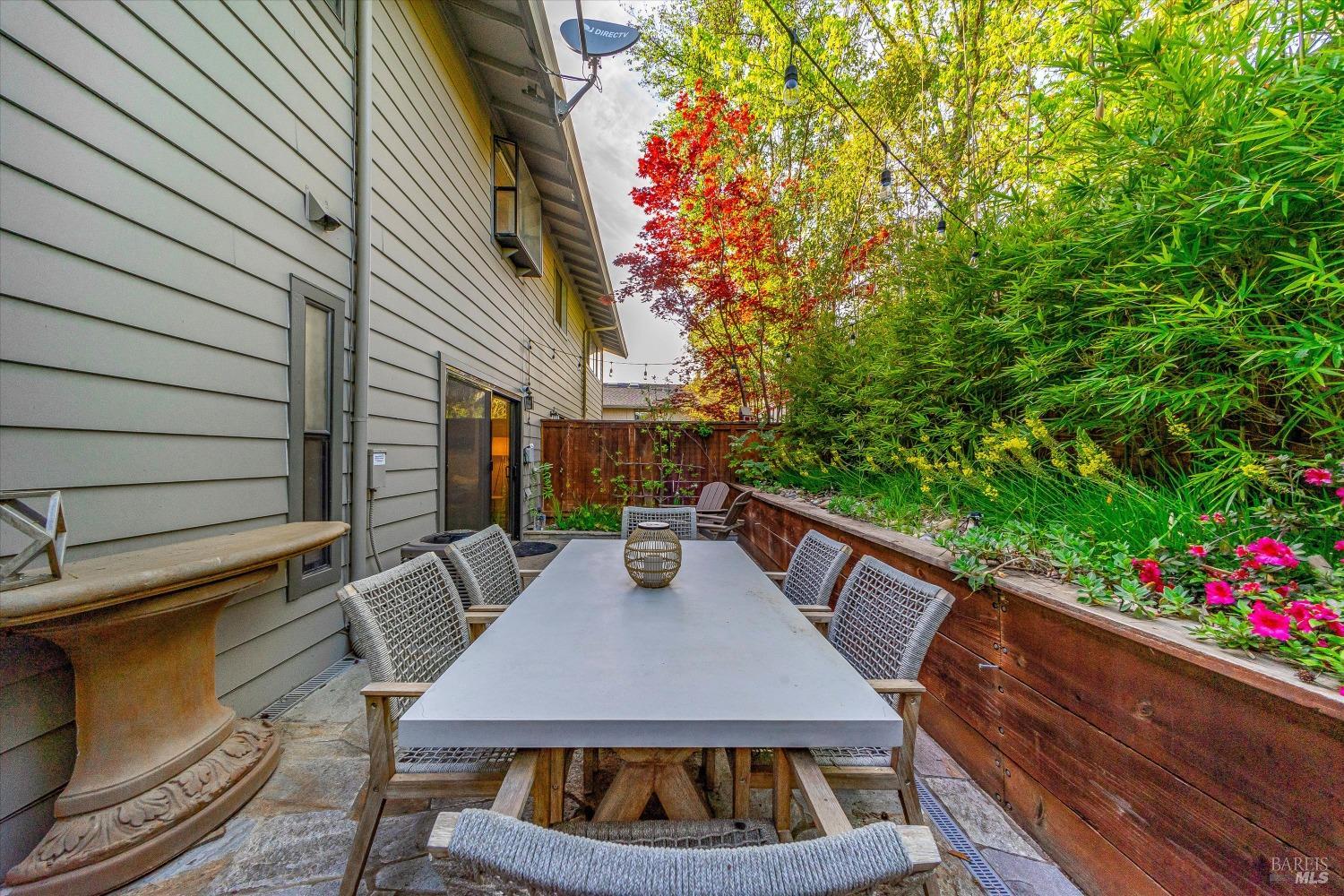 1990 Yountville Cross Rd