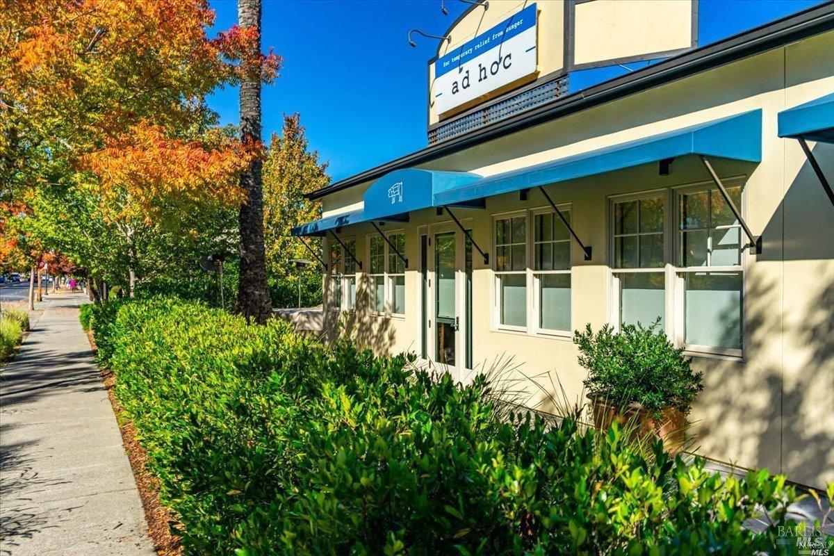 1990 Yountville Cross Rd