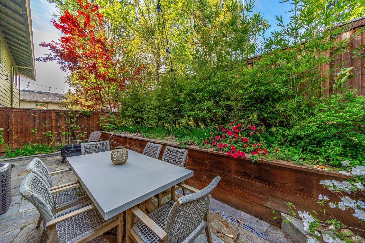 1990 Yountville Cross Rd