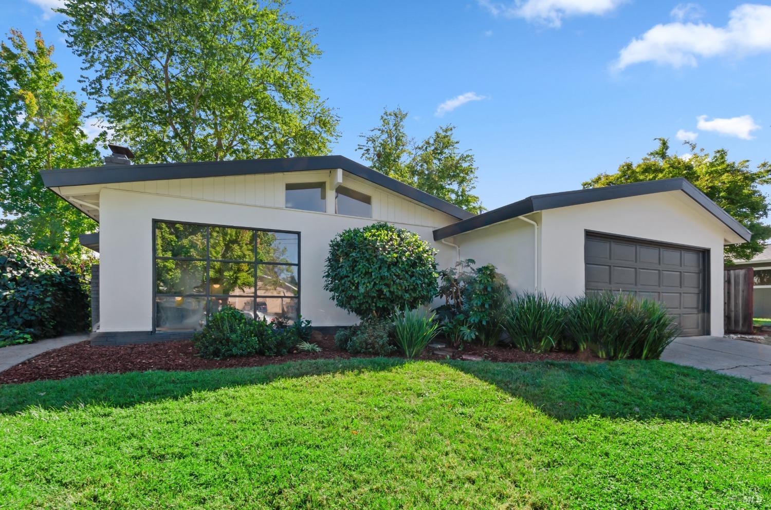 1415 NW El Capitan Way